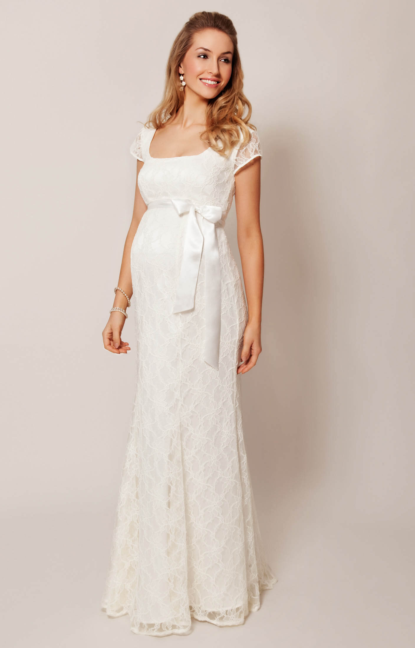 Maternity wedding dress europe