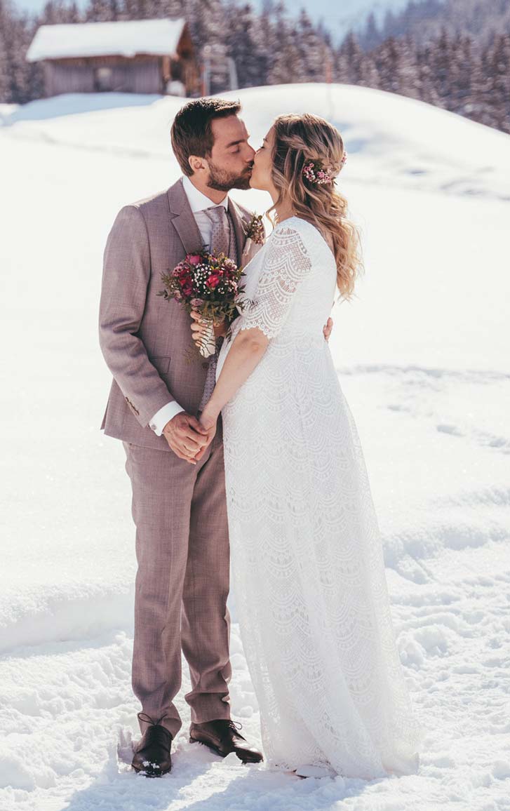 Premium Photo  Graceful back of the bride in incredible lace dress