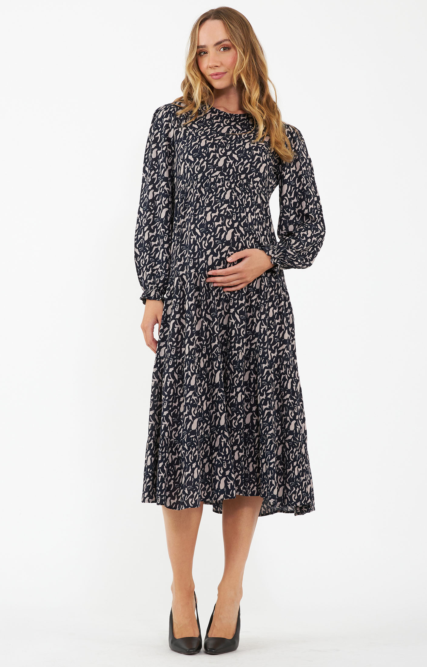 Image of Izzie Tiered Maternity Dress (Midnight / Mocha)