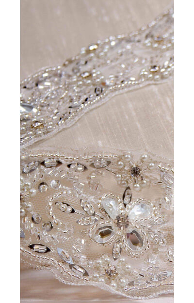 Diamantschärpe (Seidenbänder in Nerzgrau) by Tiffany Rose
