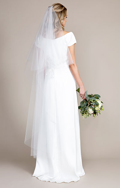 Hochzeitsschleier mit Schnittkante lang (Elfenbein Weiß mit Schmuck-Kamm) by Tiffany Rose