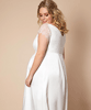 Umstandsbrautkleid Eleanor lang in plus size Elfenbein / Weiß by Tiffany Rose