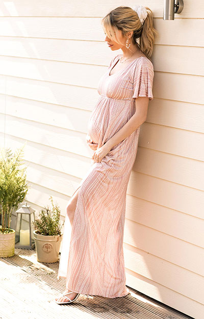 Kimono Umstands-Maxikleid in Rosa mit Tupfen by Tiffany Rose